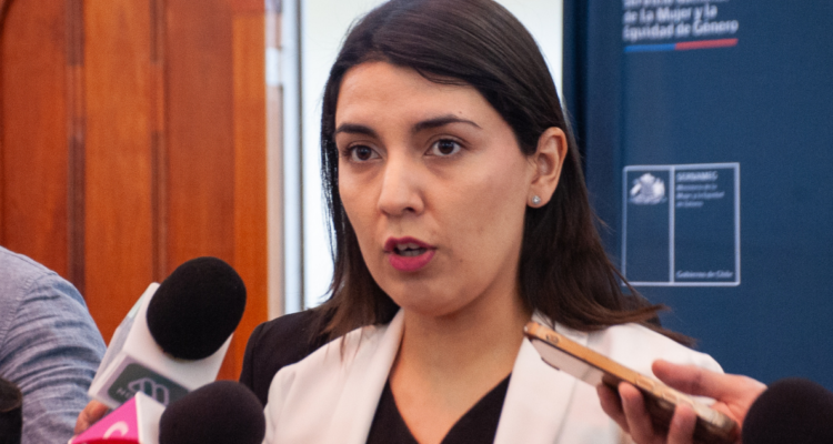 Funcionarios del Ministerio de la Mujer denuncian en fiscalía aumentos de sueldo irregulares