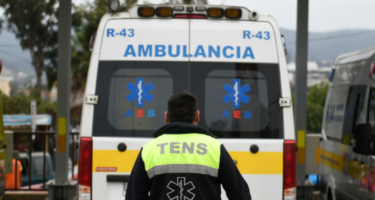 Funcionarios del SAMU de Corral piden ambulancia adicional: comuna cuenta con un solo vehículo
