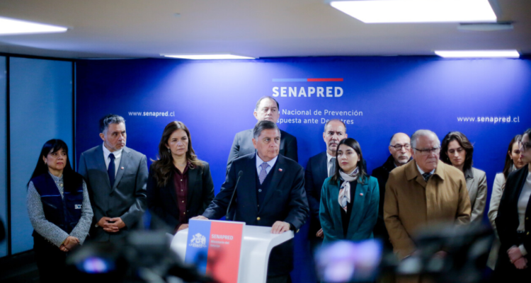 Gobierno confirma tres fallecidos por sistema frontal y pide obedecer evacuaciones