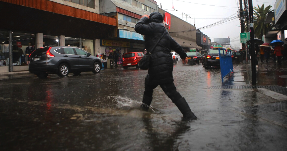 Gobierno declara Emergencia Preventiva en 10 regiones ante sistema frontal de gran intensidad