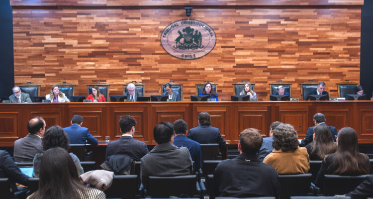 Gobierno desdramatiza ofensiva de oposición ante el TC y evalúa cambios de corto plazo en el órgano