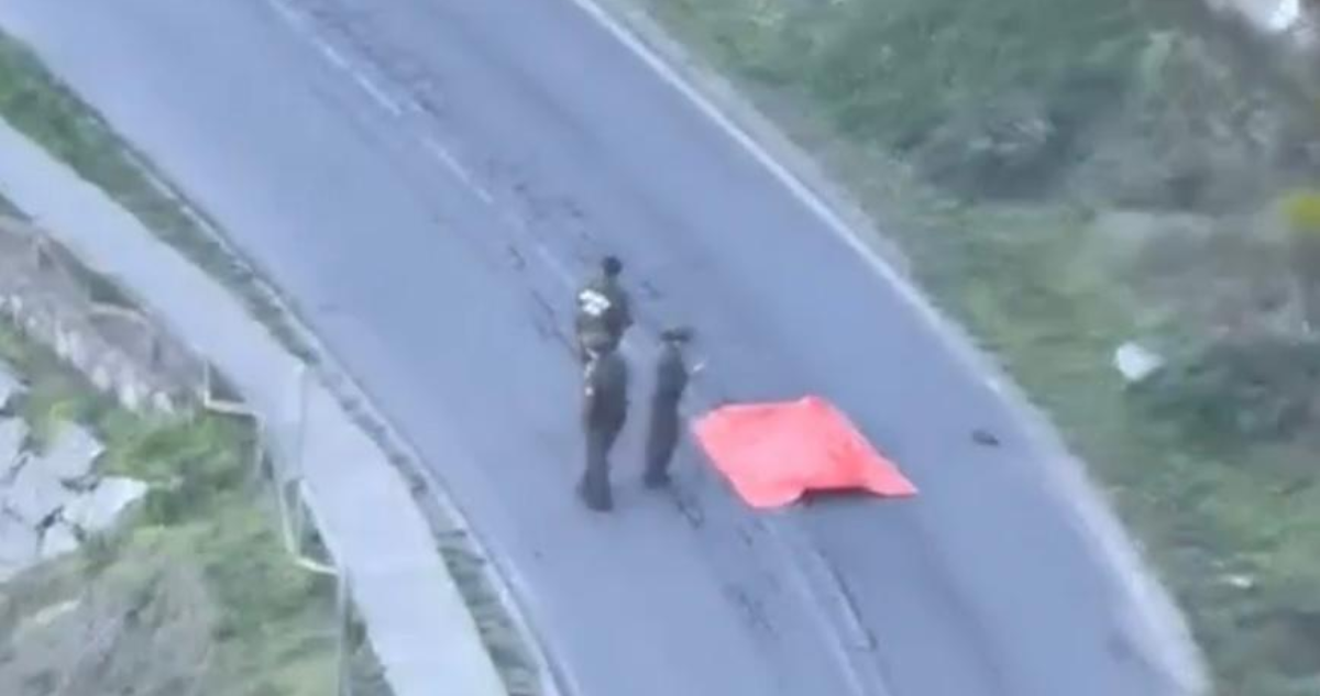 Hallan cadáver en plena carretera que una Constitución con el puerto de Maguillines
