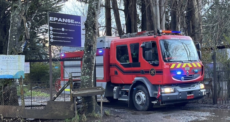 Hombre recibe descarga eléctrica mientra cambiaba techumbre de un galpón en Valdivia