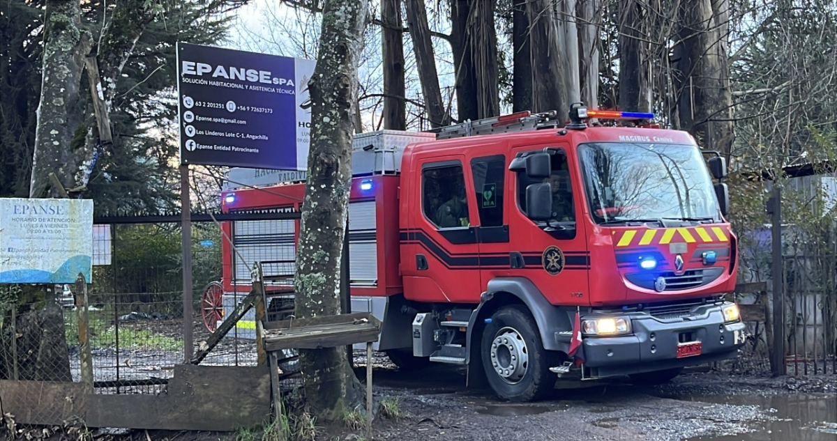Hombre recibe descarga eléctrica mientra cambiaba techumbre de un galpón en Valdivia