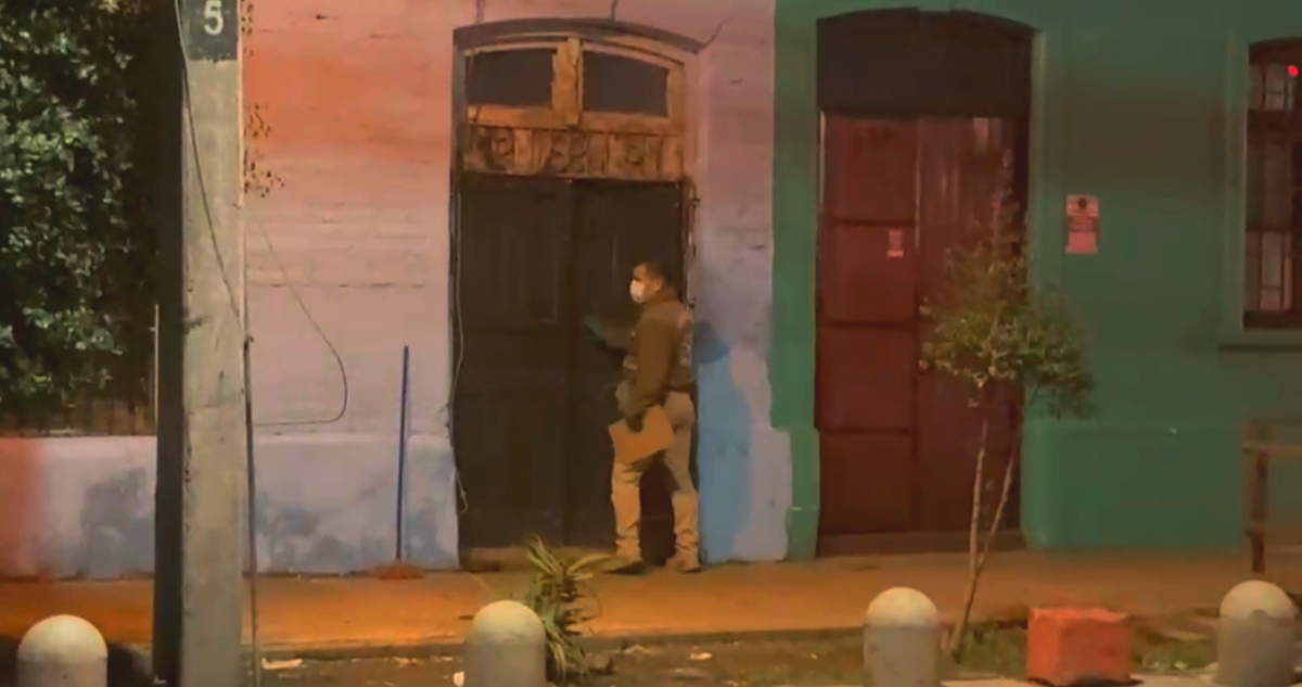 Hombre saltó muro de casa y denunció que estaba secuestrado junto a su pareja en Estación Central