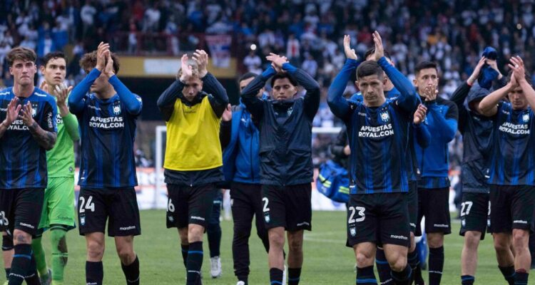 Más de mil hinchas de Huachipato sancionados por agresión a árbitro con proyectil
