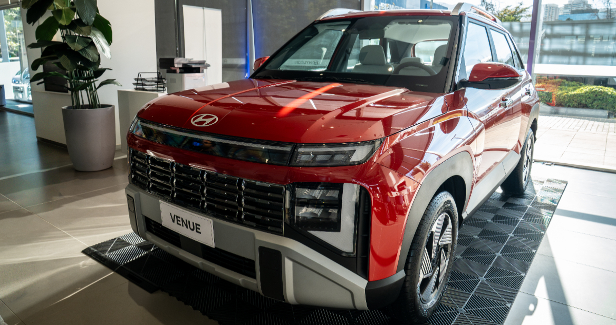 Con nuevo motor turbo y seguridad de serie: Hyundai actualiza su SUV Venue