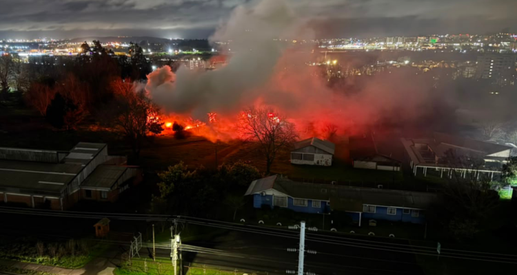 Incendio afectó hogar de menores Ciudad del Niño en Hualpén: una casa totalmente destruida