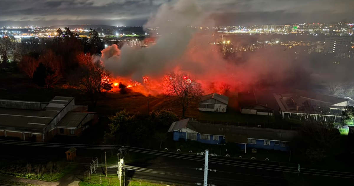 Incendio afectó hogar de menores Ciudad del Niño en Hualpén: una casa totalmente destruida