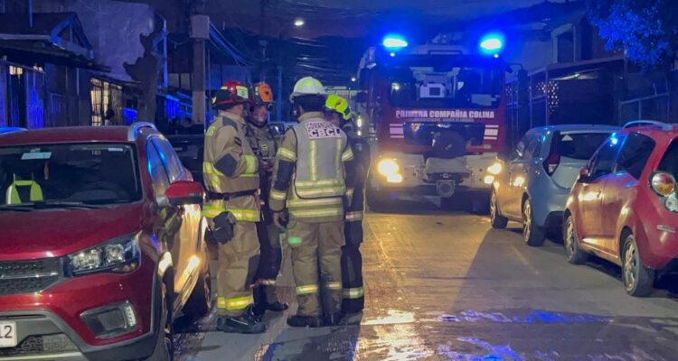 Dos niños mueren tras incendio que destruyó varias viviendas en Colina