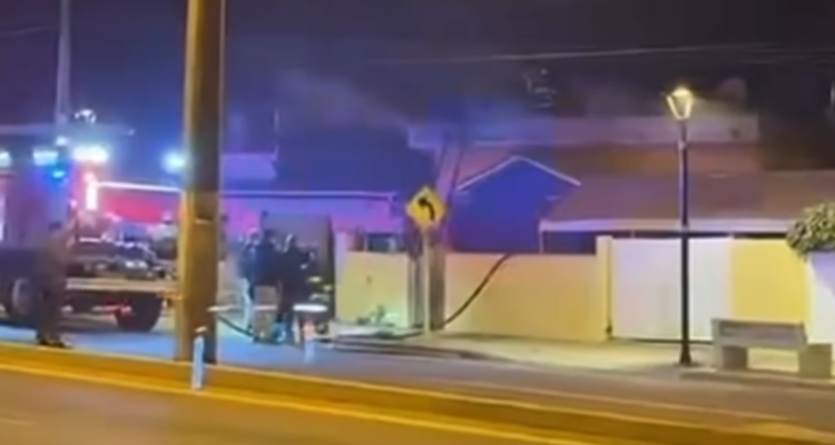 Incendio afecta a vivienda en El Tabo: falla de estufa a leña sería causa del siniestro
