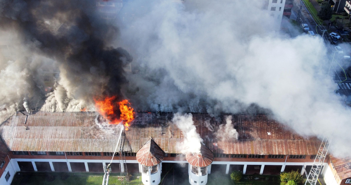 Fiscalía desarrolla indagación para determinar causas de incendio en Regimiento Arauco en Osorno