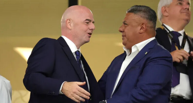 Infantino junto al Chiqui Tapia en el Mundial 2026