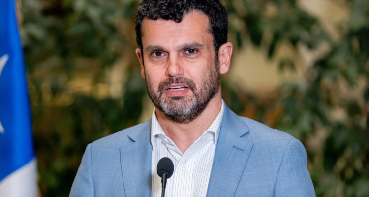 Jaime Bassa (FA) dice que Sedini reveló una lucha fratricida en las derechas: “No garantizan gobernabilidad”