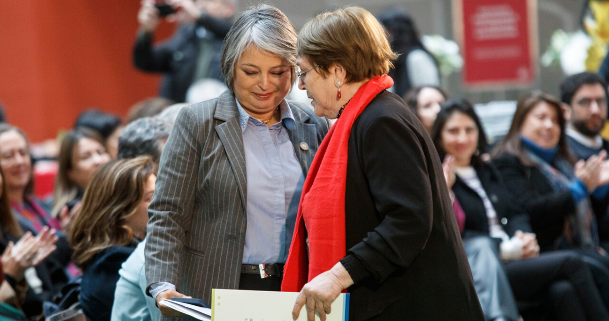 Jeannette Jara se suma a fundación de Bachelet en medio de carrera de la expresidenta por la ONU