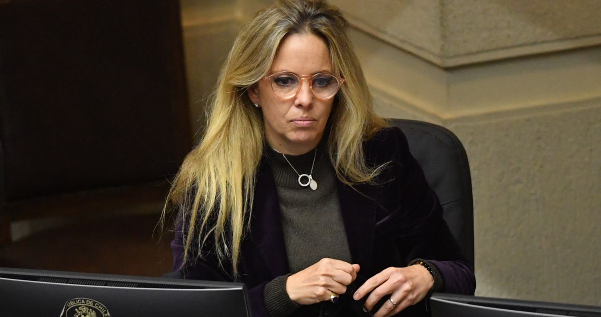 Libertarios meten presión a La Moneda por indultos a uniformados condenados tras el estallido social