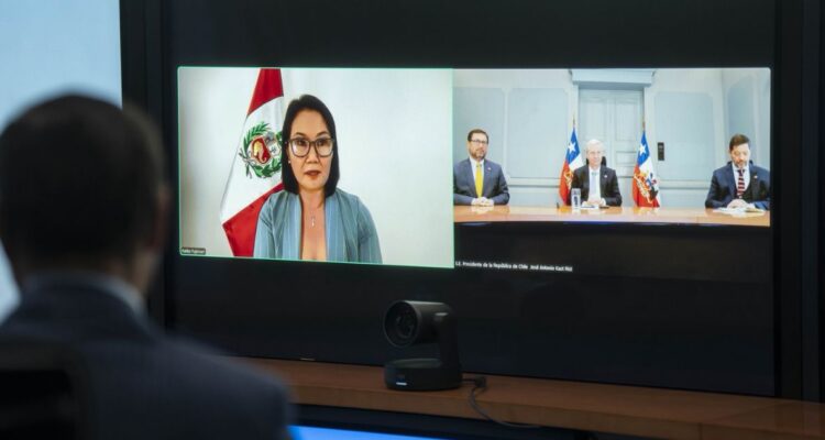 Kast sostiene videollamada con Keiko Fujimori y confirma asistencia a cambio de mando en Perú