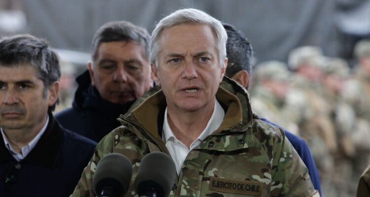 Presidente Kast anticipa uso del 2% de emergencia ante sistema frontal que deja 3 muertos