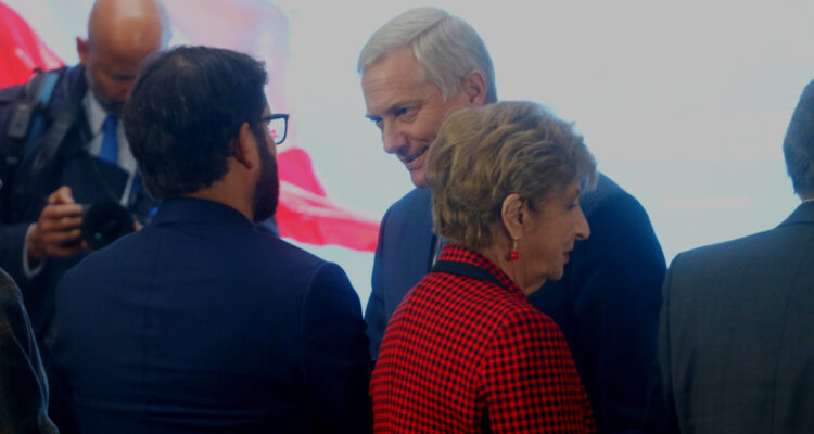 Kast y Boric se reencuentran en La Moneda por los 200 años de Presidencia y llaman a superar disputas