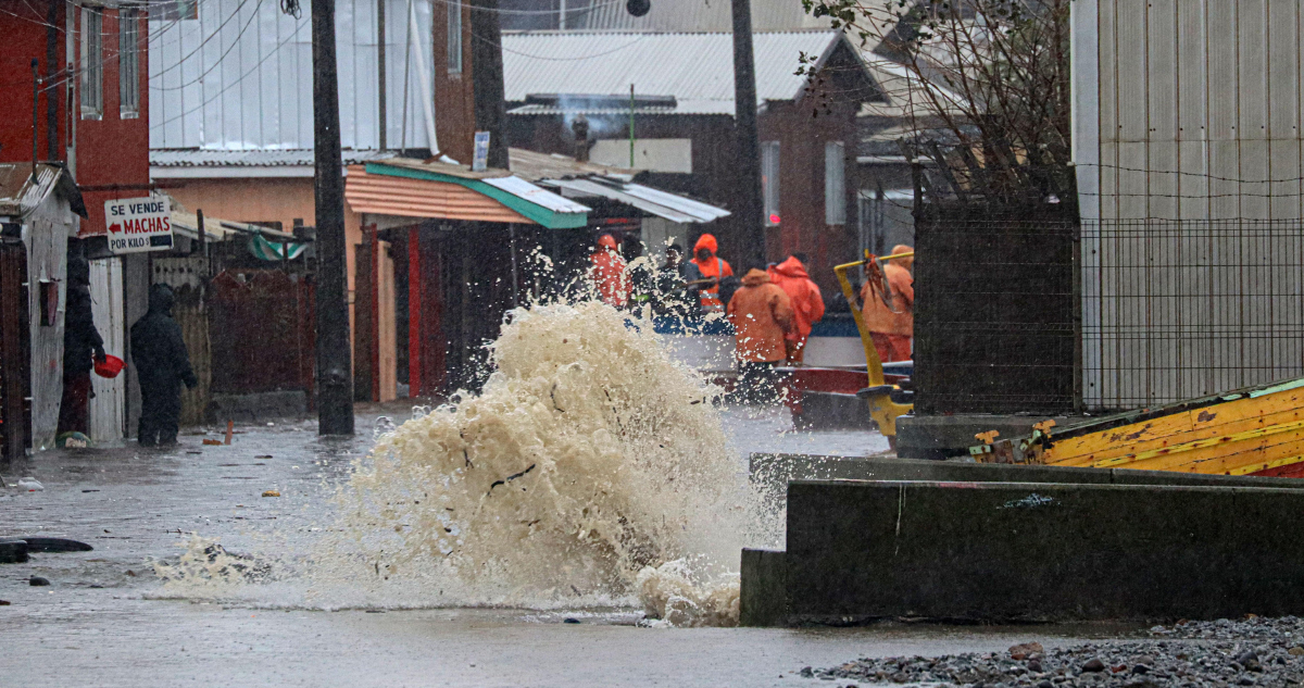 Inundaciones durante sistema frontal.