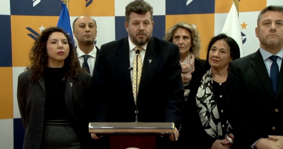 Libertarios proponen privatizar Codelco y a cambio darle $2 millones a cada chileno