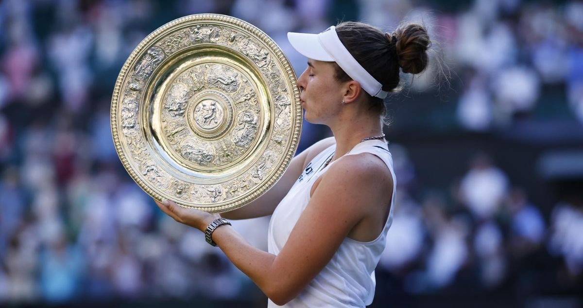 Linda Noskova conquistó su primer Grand Slam en Wimbledon.