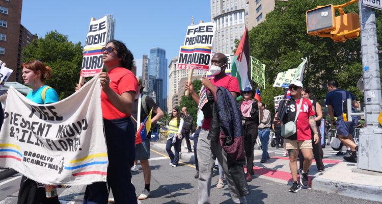 Adherentes de Nicolás Maduro en las inmediaciones de la Corte Federal del Distrito Sur de Nueva York