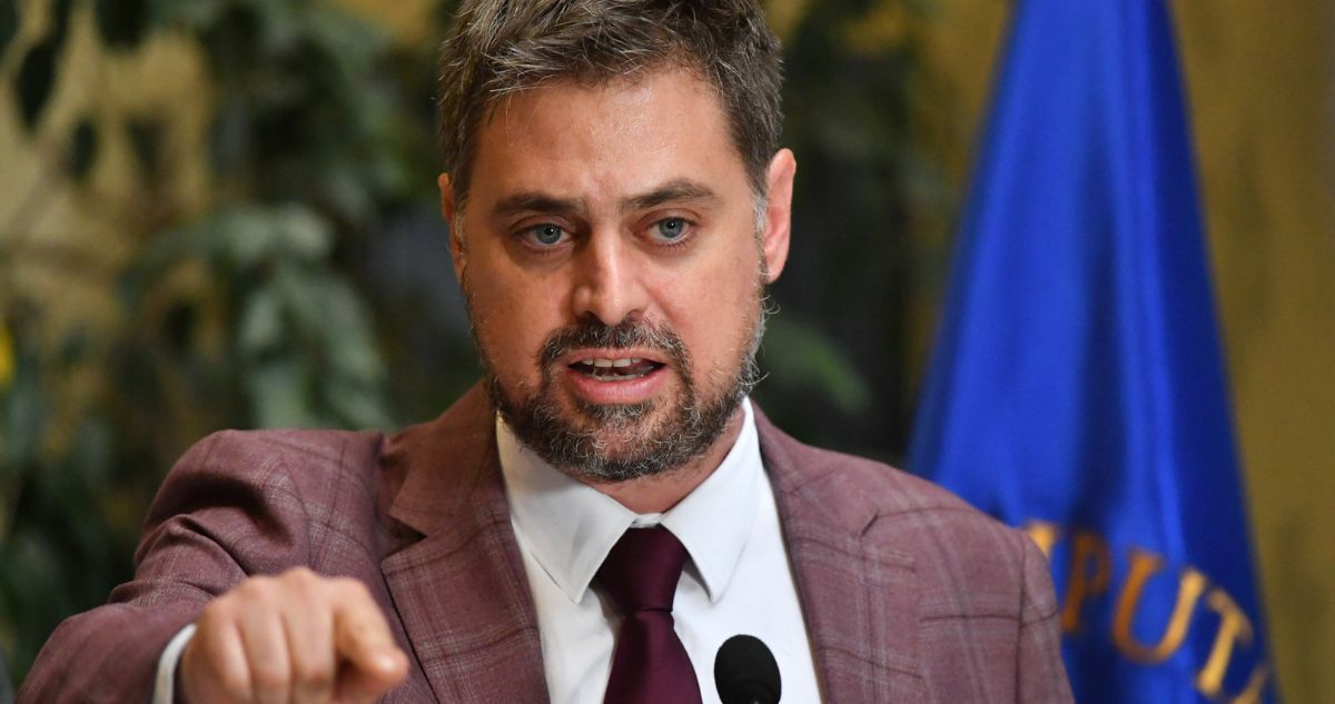 Manouchehri apunta a La Moneda tras salida de subsecretario: “¿Por eso se resistían a test de drogas?”