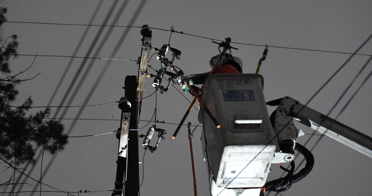 Más de 7 mil clientes de Enel siguen sin suministro eléctrico por intensas lluvias y vientos en la RM