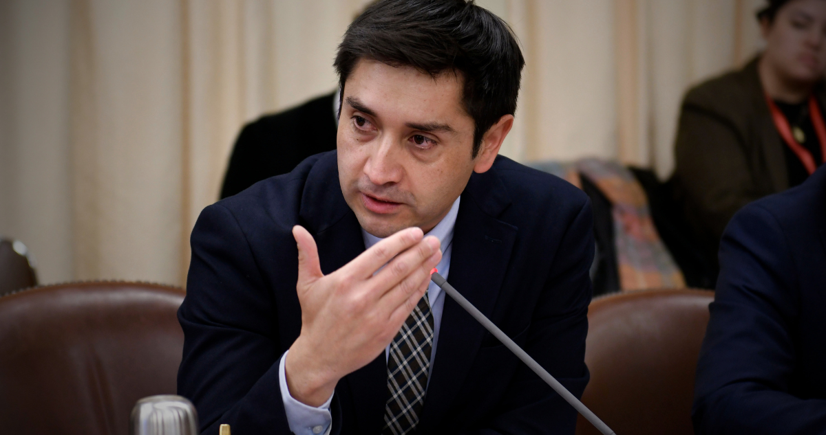 Defensa de Miguel Ángel Calisto apuesta a frenar desafuero del senador y descarta maniobras dilatorias