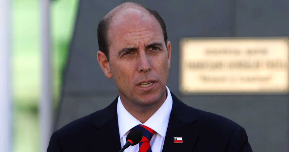 Ministro Arrau exige máxima rigurosidad por denuncias de funcionario PDI que se parapetó en Las Condes