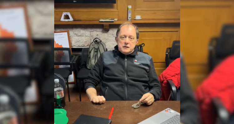 https://media.biobiochile.cl/wp-content/uploads/2026/07/nadie-se-esta-sacando-fotos-la-respuesta-de-poduje-a-gobernador-de-coquimbo-por-critica-a-su-visita-1-1-750x400.png
