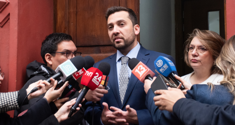 Oposición anuncia tres requerimientos ante el TC para frenar megarreforma y redobla presión al PDG