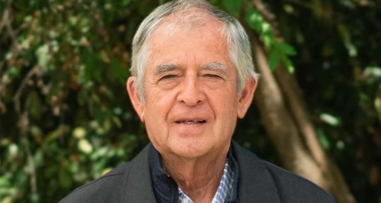 Dr. Óscar Parra Barrientos