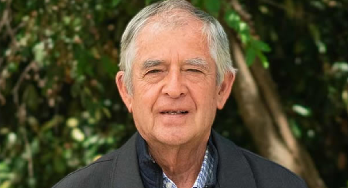 Dr. Óscar Parra Barrientos
