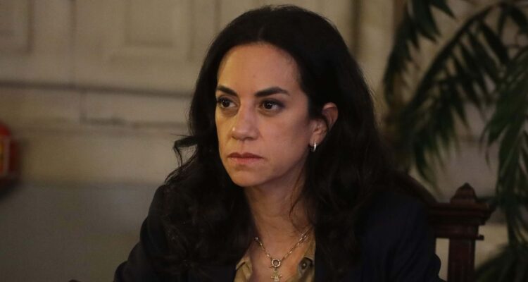 Núñez (RN) evita polemizar con diputados UDI tras tratarla de ingenua, pero pide paciencia y prudencia