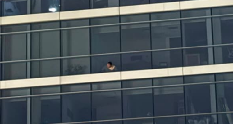 “Soy inocente”: subcomisario PDI se parapeta en Las Condes para denunciar corrupción e irregularidades