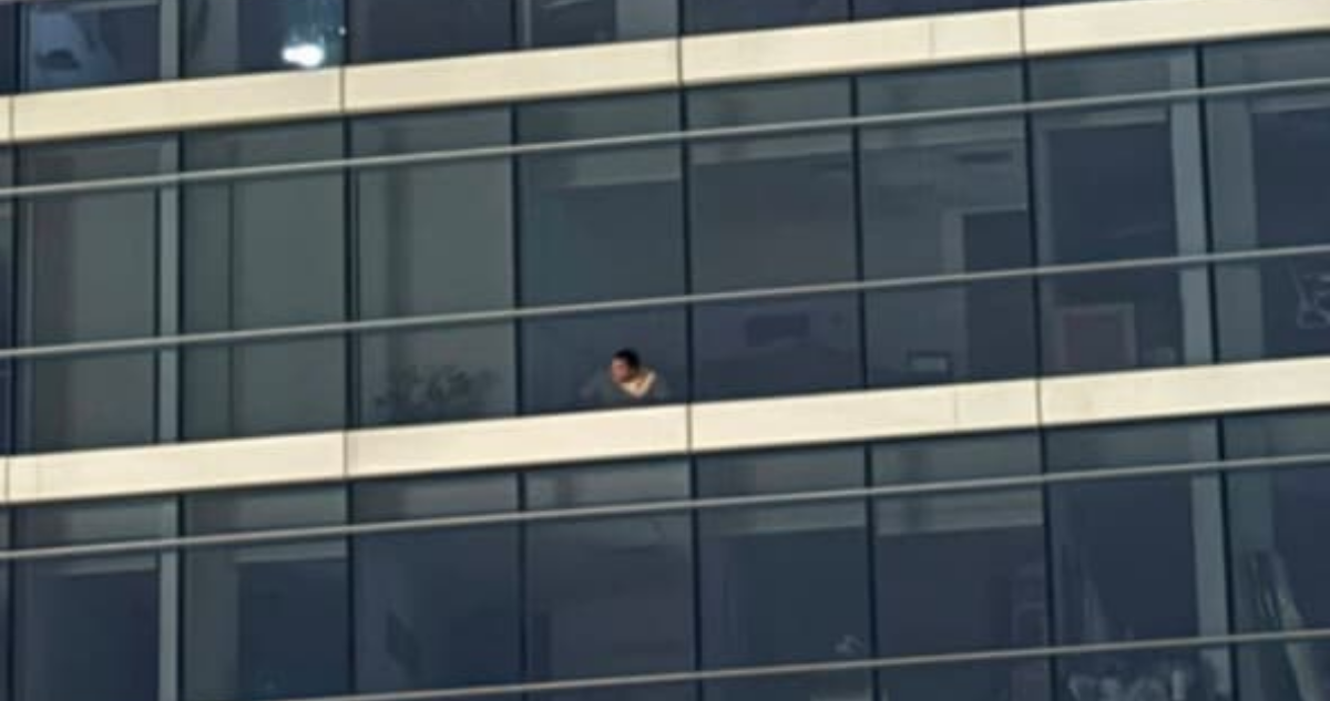 “Soy inocente”: subcomisario PDI se parapeta en Las Condes para denunciar corrupción e irregularidades