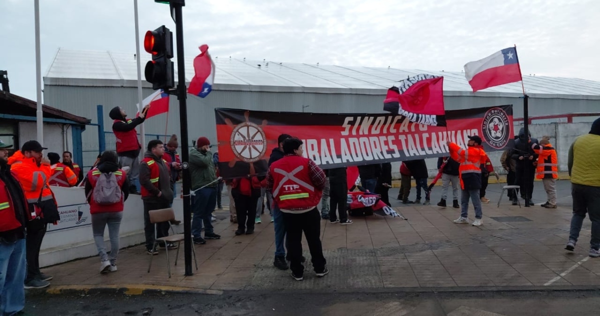 Confederación Nacional de Trabajadores Portuarios por pensiones de gracia
