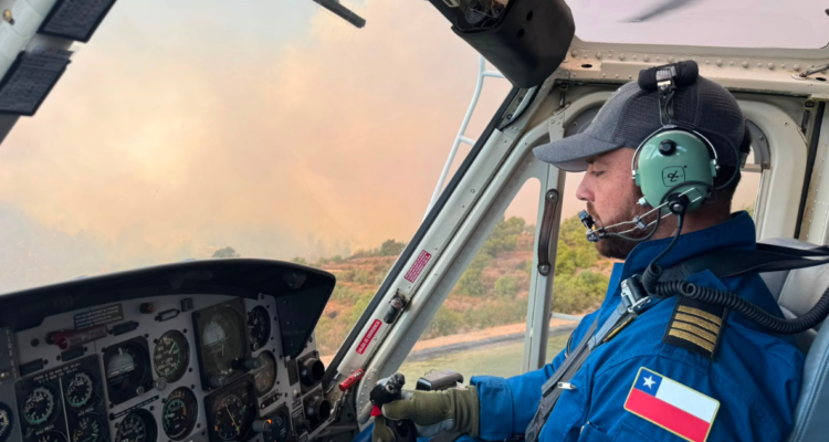 El Comandante de Aeronave chileno Juan Arriagada Mella