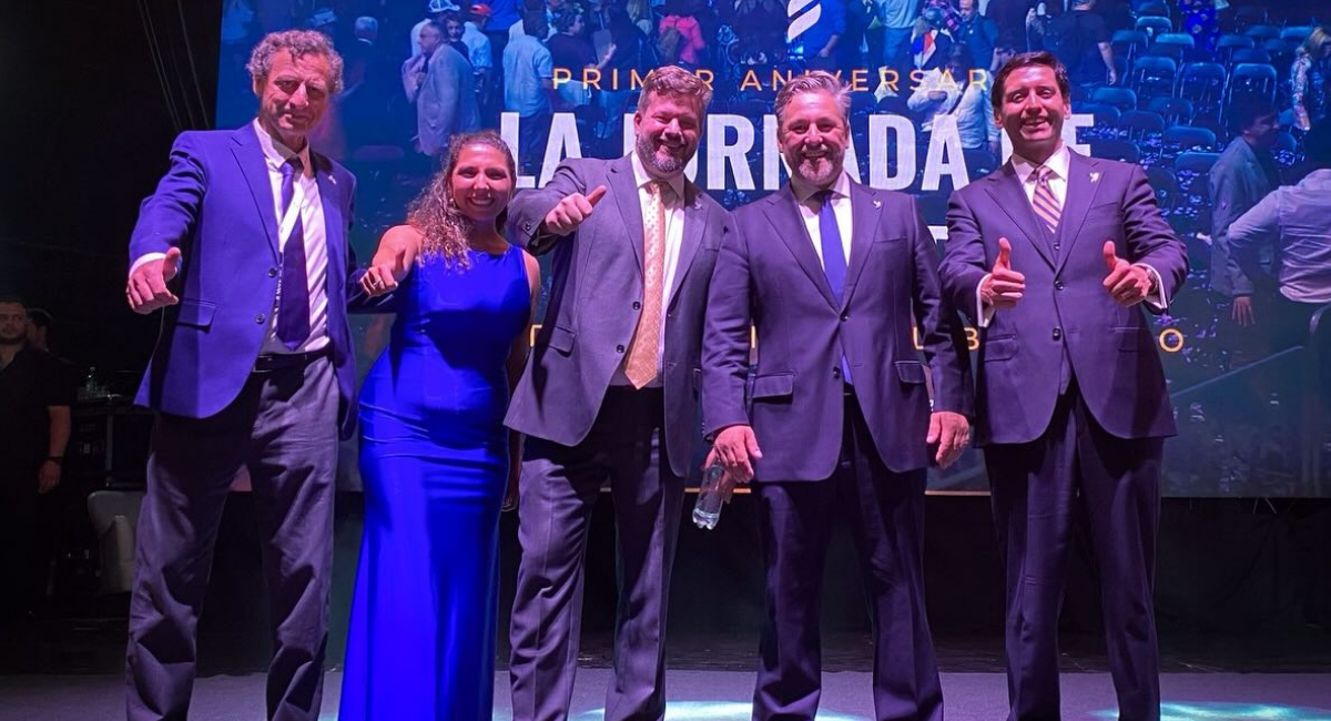 Partido Libertario responde con cautela tras polémico registro de Ítalo Omegna