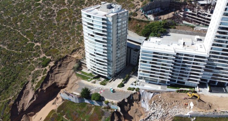 Preocupación en zona de Reñaca con socavones: activan monitoreo por lluvias que alcanzarían los 200 mm