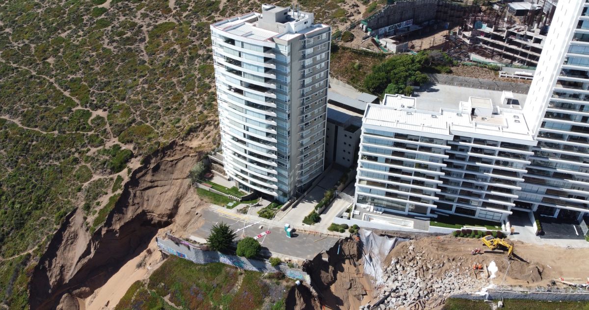 Preocupación en zona de Reñaca con socavones: activan monitoreo por lluvias que alcanzarían los 200 mm