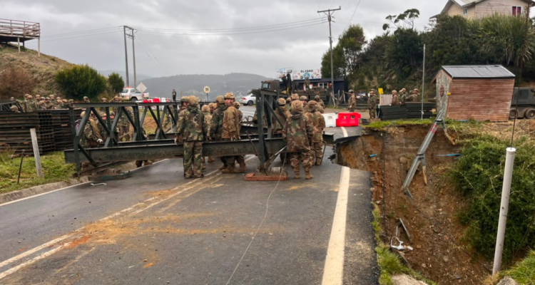Parte instalación de puente mecano en principal ruta costera de la provincia de Osorno tras lluvias
