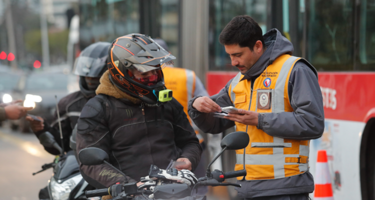 Revisa las patentes que NO podrán circular este 3 de julio por la restricción vehicular en la RM