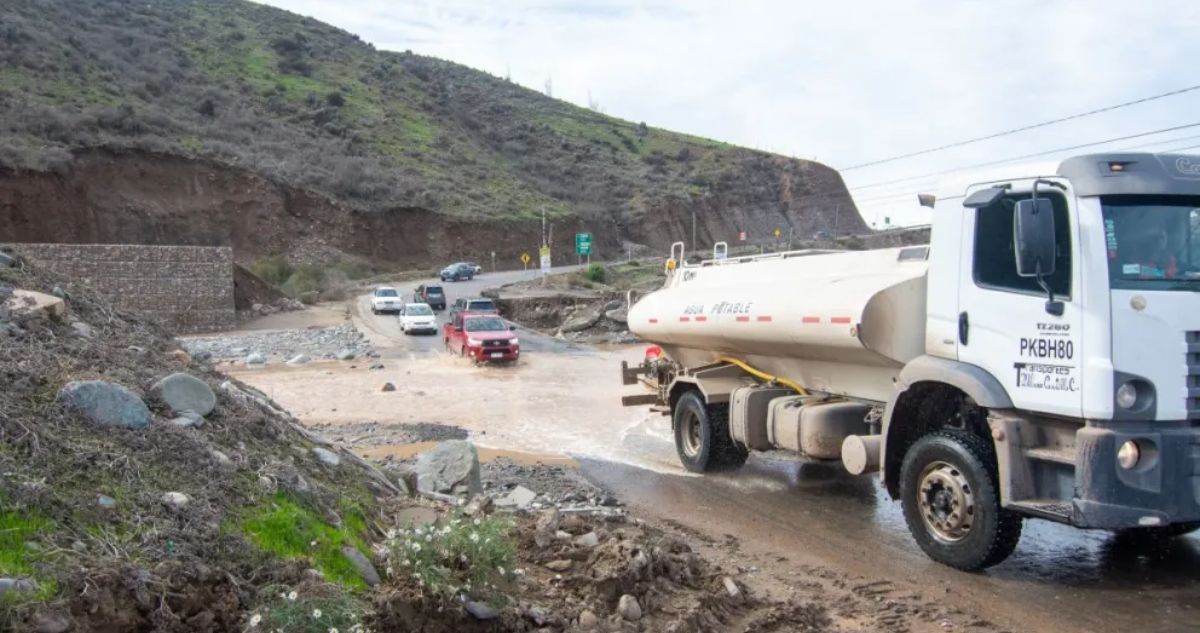 Río Hurtado sigue aislado y temen crisis sanitaria tras temporal