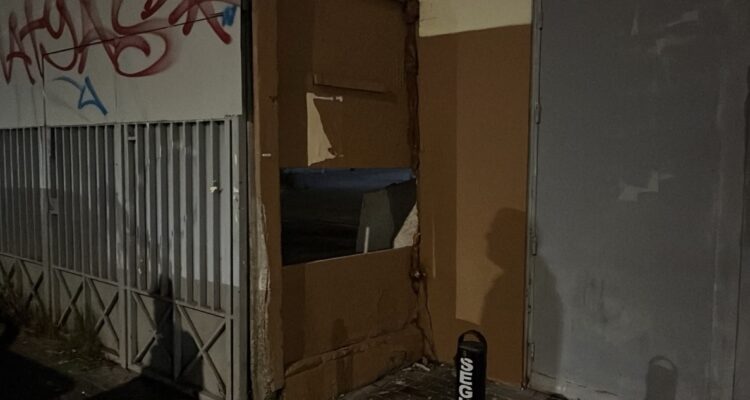 Buscan a delincuentes que pasaron por un banco para robar una distribuidora en Puente Alto