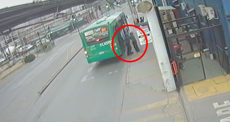 Detienen a extranjero que apuñaló y mordió a adolescente para robarle celular en Estación Central