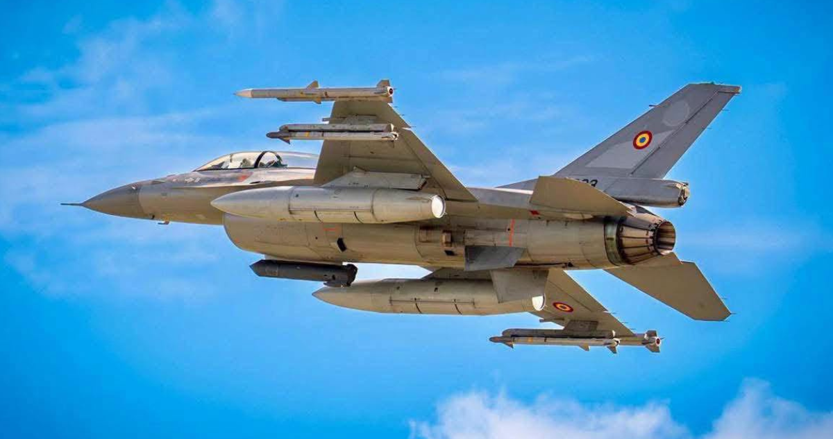 Un F-16 de la Fuerza Aérea de Rumania