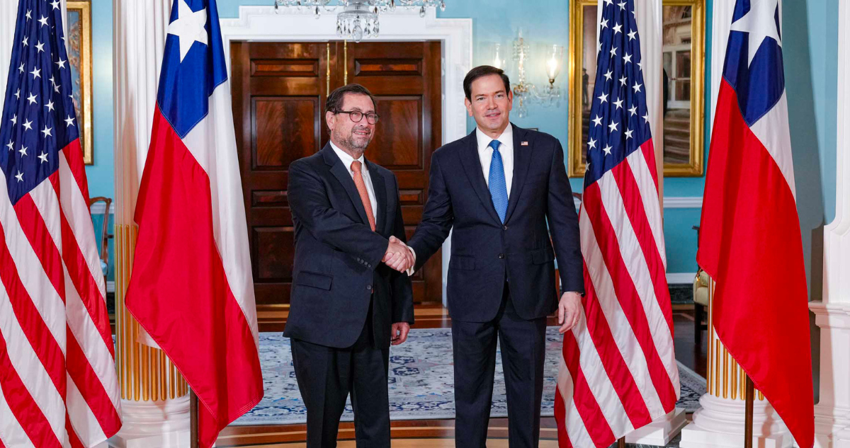 EEUU destaca relación con Chile tras reunión con canciller Pérez Mackenna